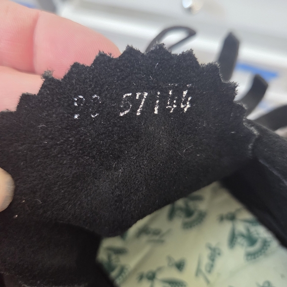 Black Suede Leather Moccasins Fringe Western Slippers Native Women Size 8 / 9 - Picture 9 of 9